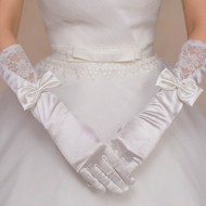Lange hvide satin handsker med sløjfe og blonde